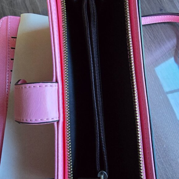 Ladies Pink Bi Fold Wallet NEW No Tags - Picture 5 of 5